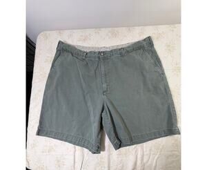Van Heusen Mens Chino Shorts Size 40 Olive Green Cotton Flat Front Casual